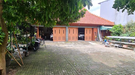 Rumah Bagus dengan Pool di Jagakara Jakarta Selatan