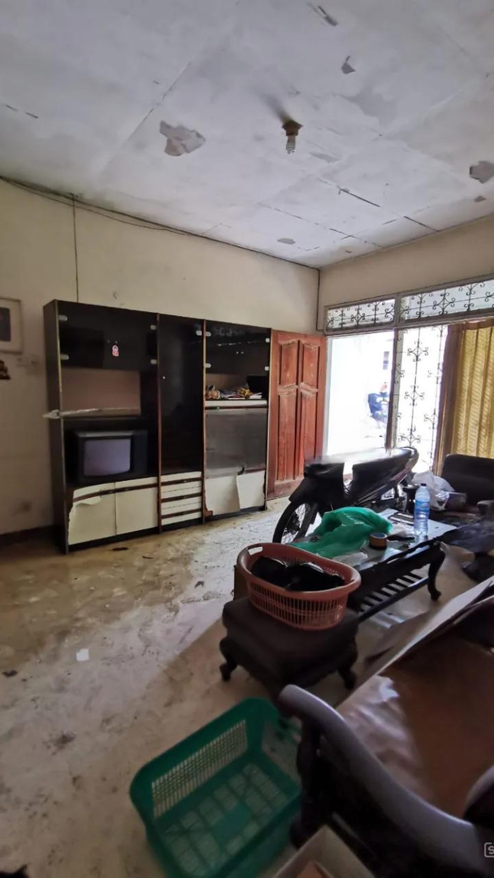 DIJUAL RUMAH HITUNG TANAH DARMO PERMAI TIMUR