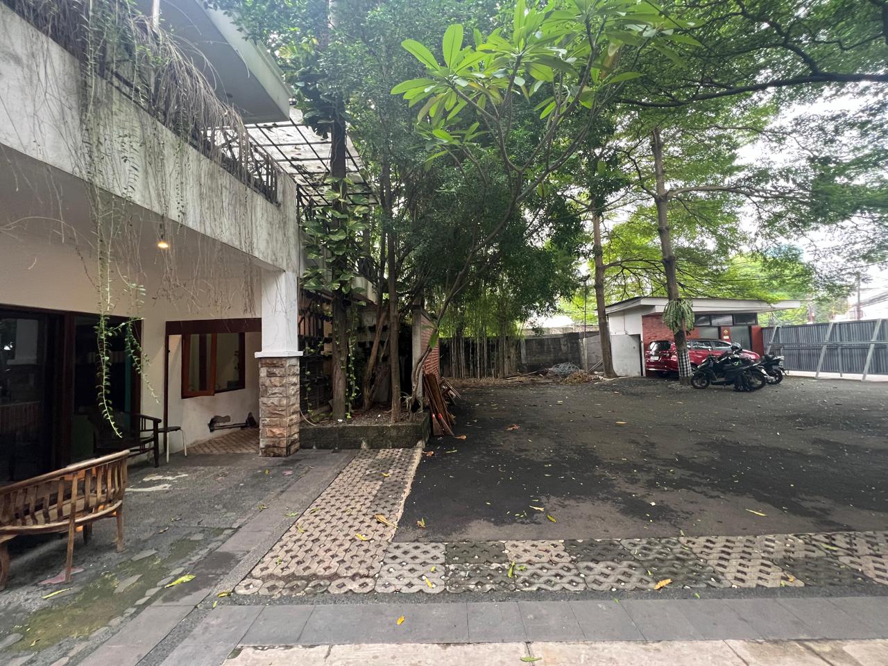 Rumah Komersial cocok usaha jalan raya lebak bulus jakarta selatan 