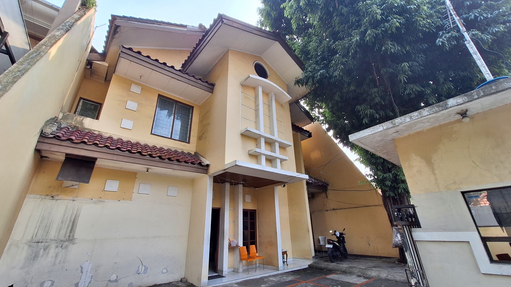 DIJUAL RUMAH LAMA