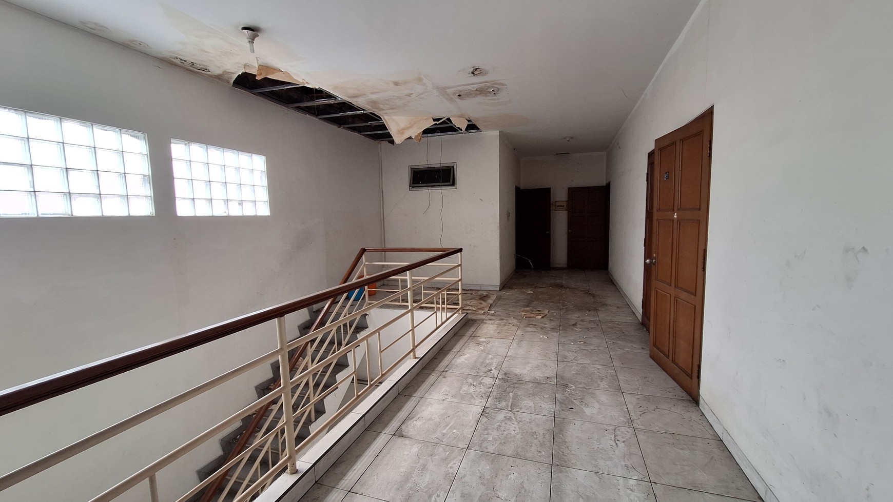 DIJUAL RUMAH LAMA