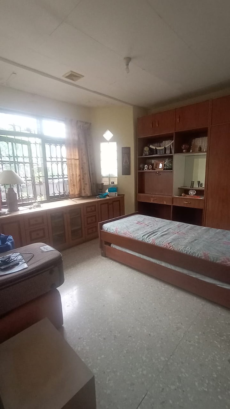 Rumah Semi Furnished di jl Abadi Bandung Utara