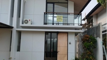 Disewakan rumah hunian di Cendana parc Lippo karawaci Tangerang