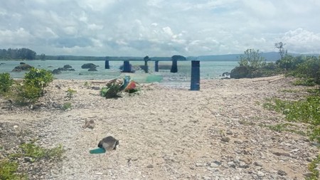 Tanah pinggir pantai di Cigeulis Pandeglang Banten