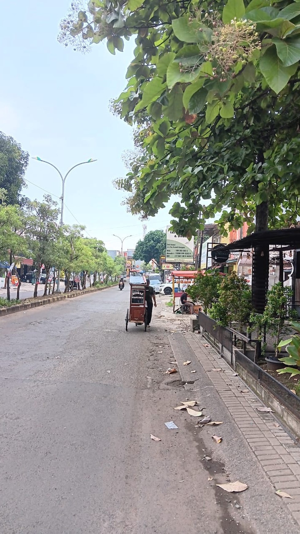 Lokasi rumah di zamrud raya dekat ke tol cocok buat usaha