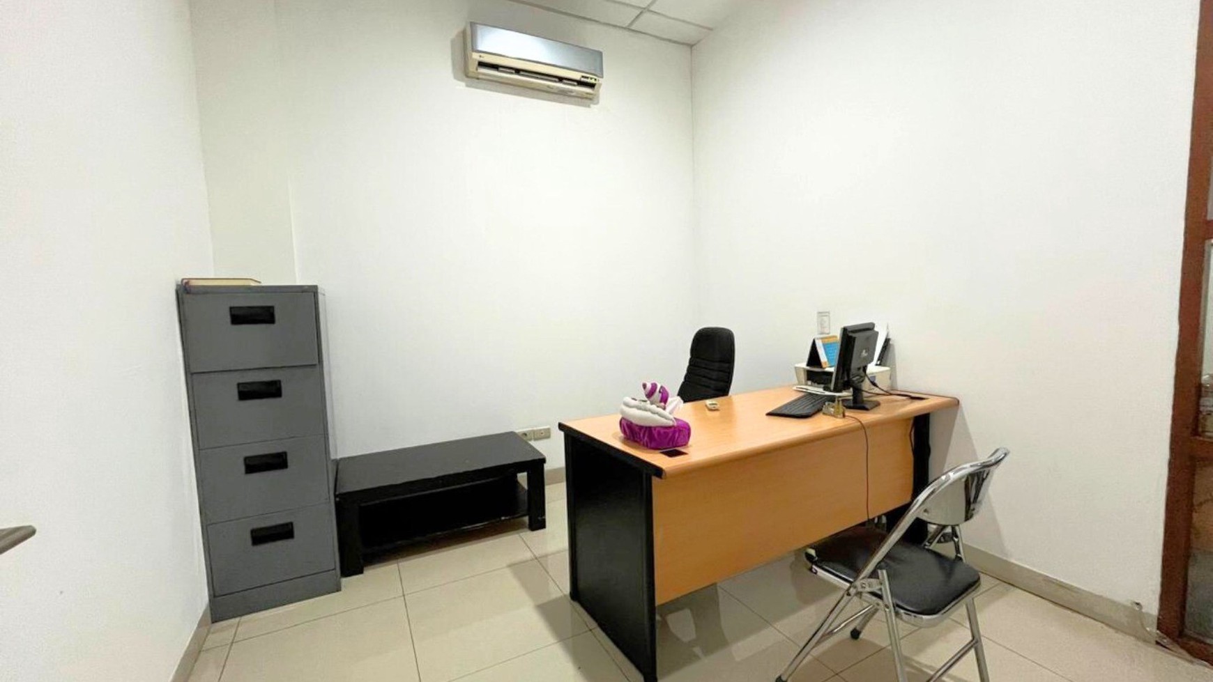 Ruko 3 Lantai dengan Basement & Rooftop di Fatmawati - Lokasi Super Strategis