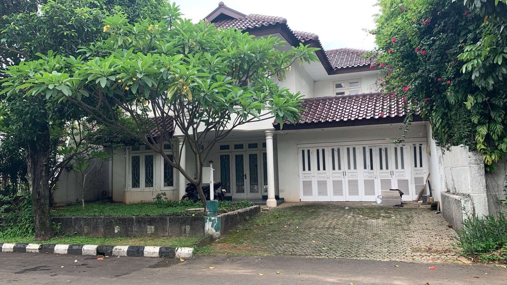 Rumah 2 lantai, bebas banjir di Bintaro sektor 7