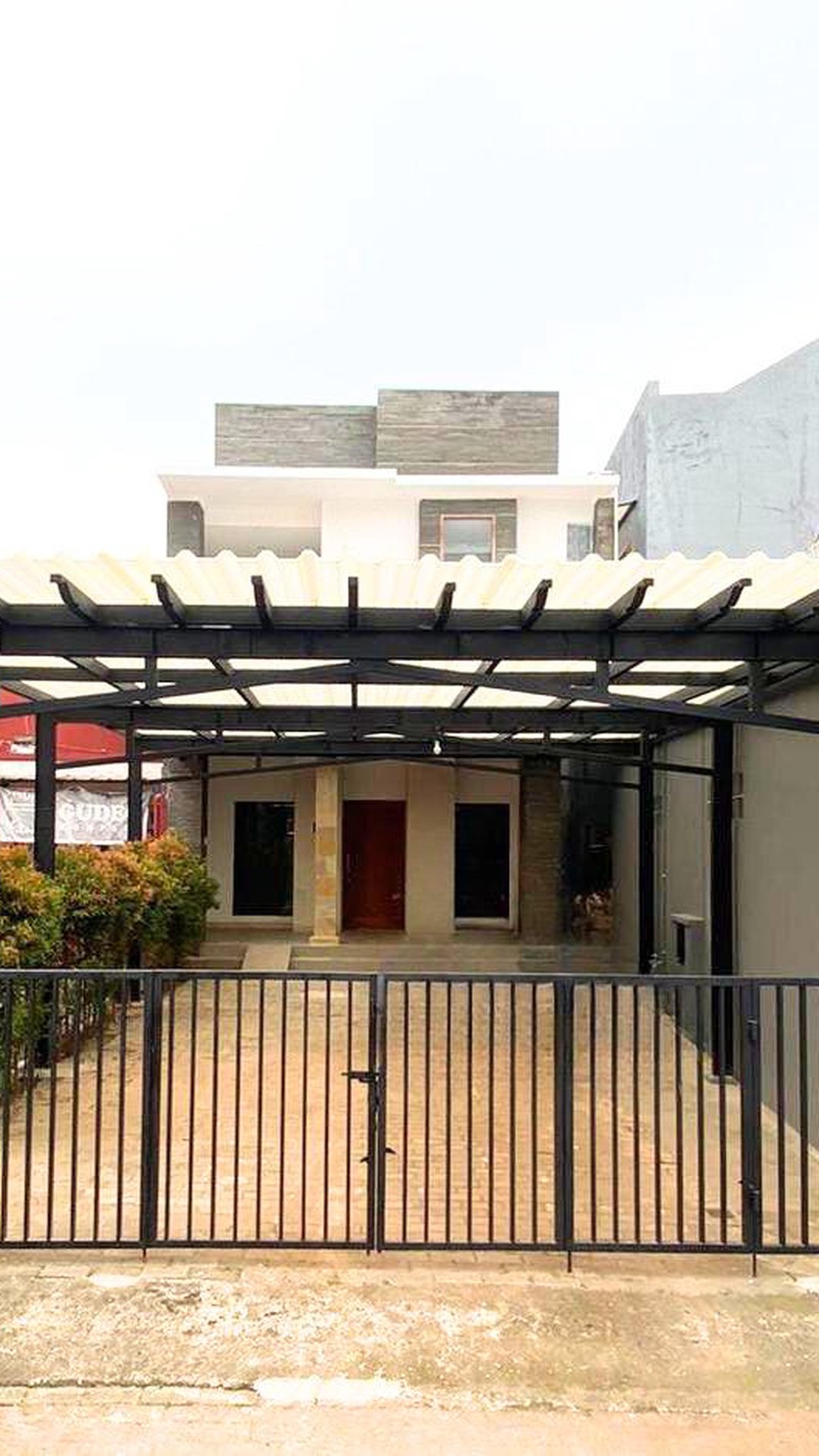 Rumah Minimalis di Cilandak 2,5 Lantai Dekat ke Ragunan
