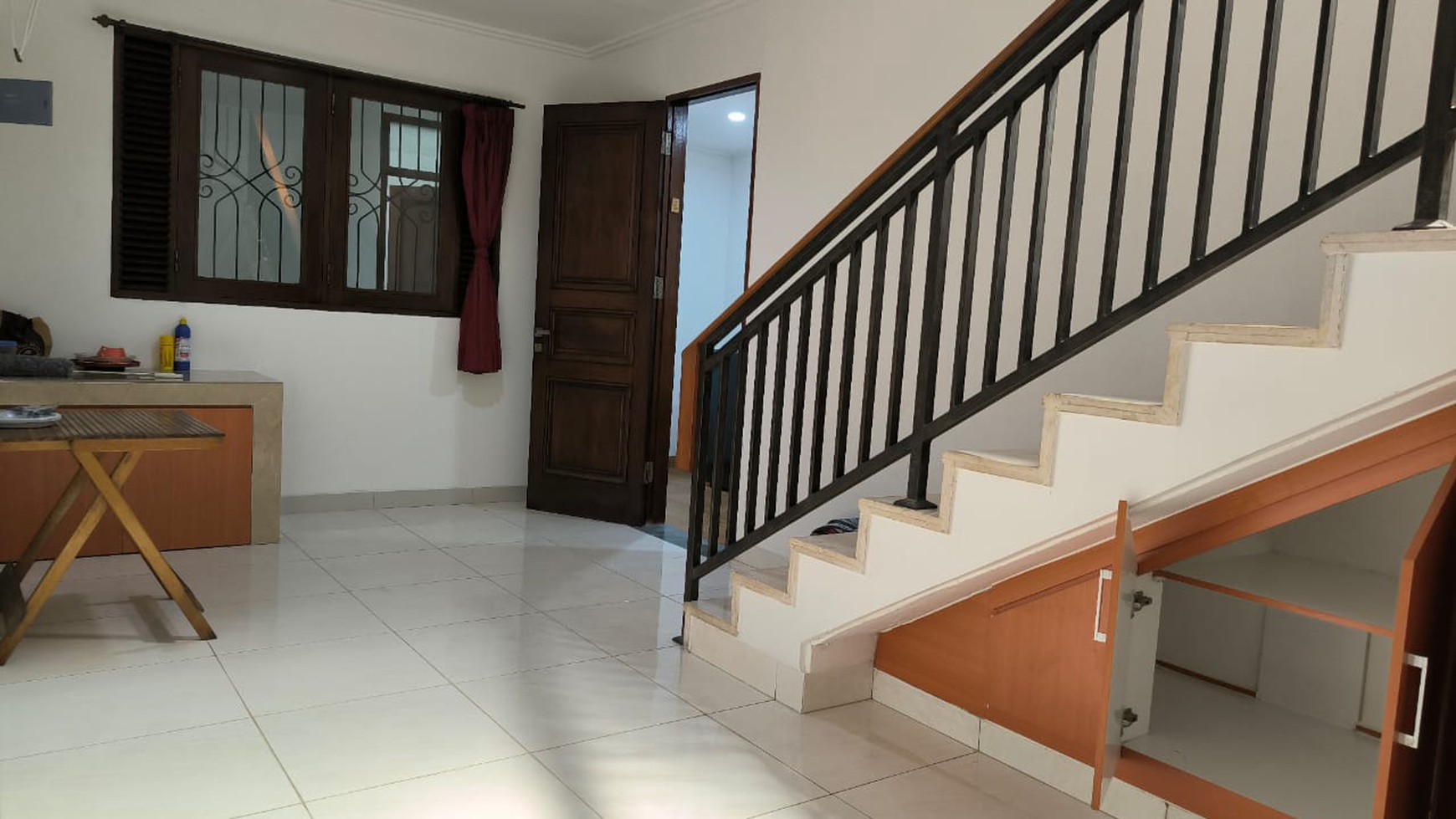 Rumah Minimalis di Cilandak 2,5 Lantai Dekat ke Ragunan