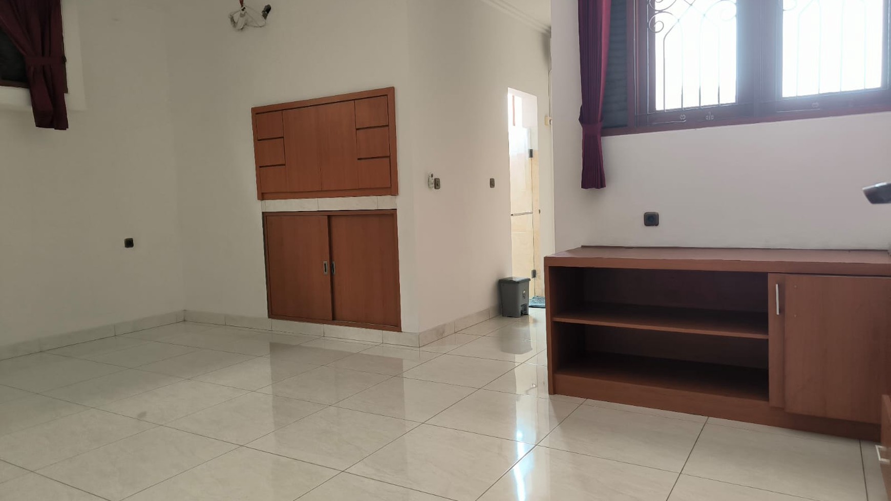 Rumah Minimalis di Cilandak 2,5 Lantai Dekat ke Ragunan