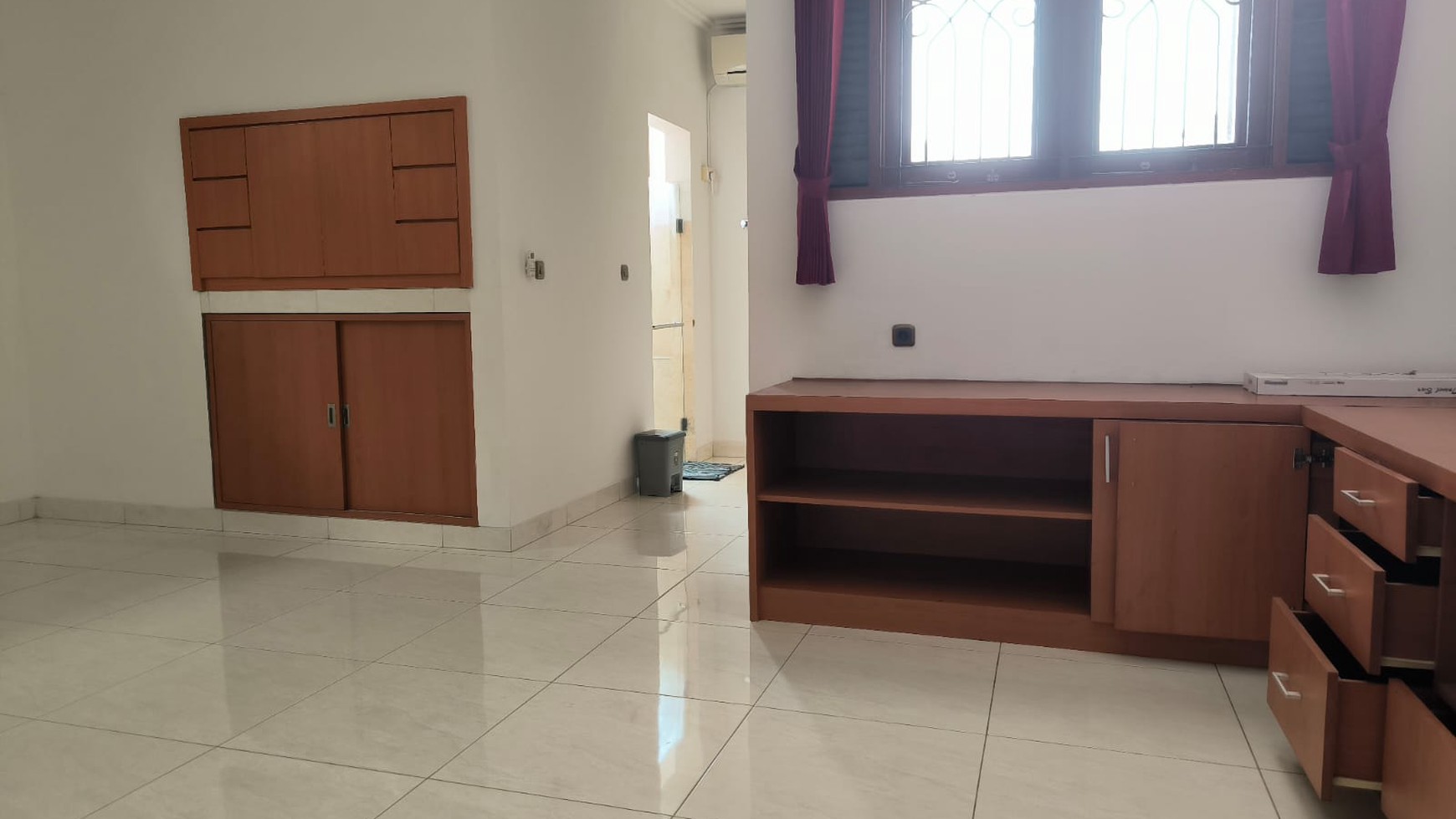 Rumah Minimalis di Cilandak 2,5 Lantai Dekat ke Ragunan