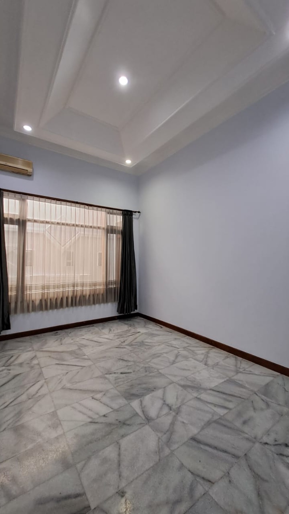 DISEWAKAN RUMAH LUAS UNFURNISHED DARMO PERMAI SELATAN