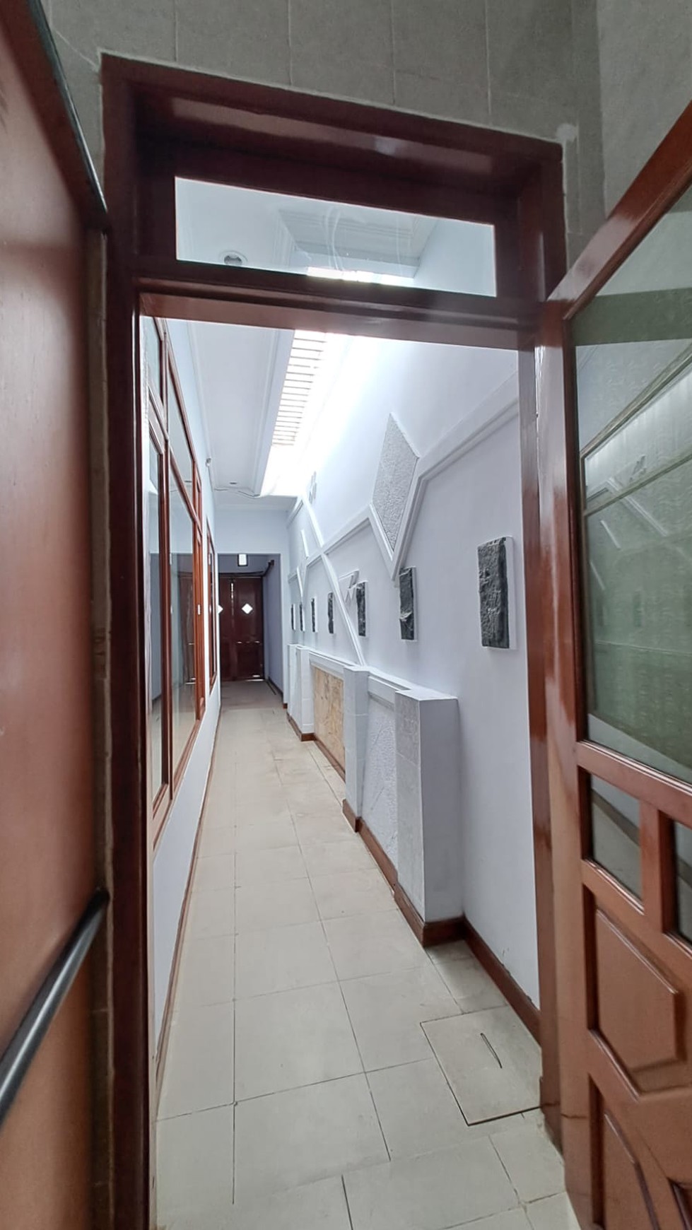 DISEWAKAN RUMAH LUAS UNFURNISHED DARMO PERMAI SELATAN