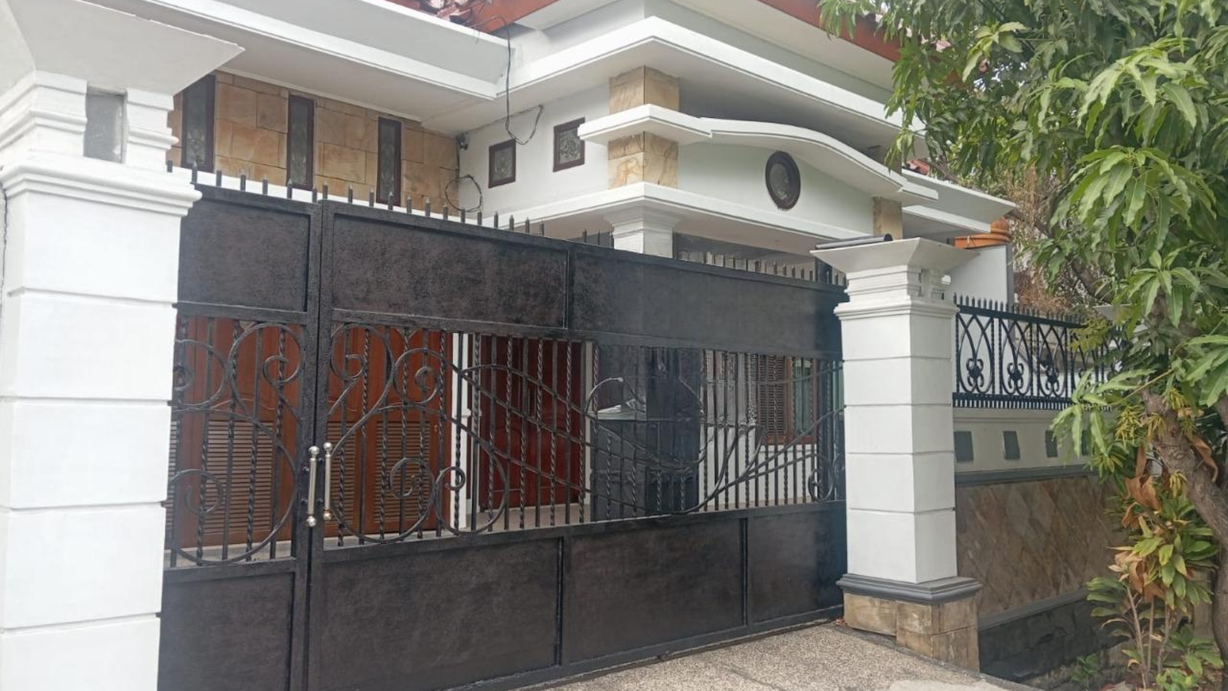 DISEWAKAN RUMAH LUAS UNFURNISHED DARMO PERMAI SELATAN