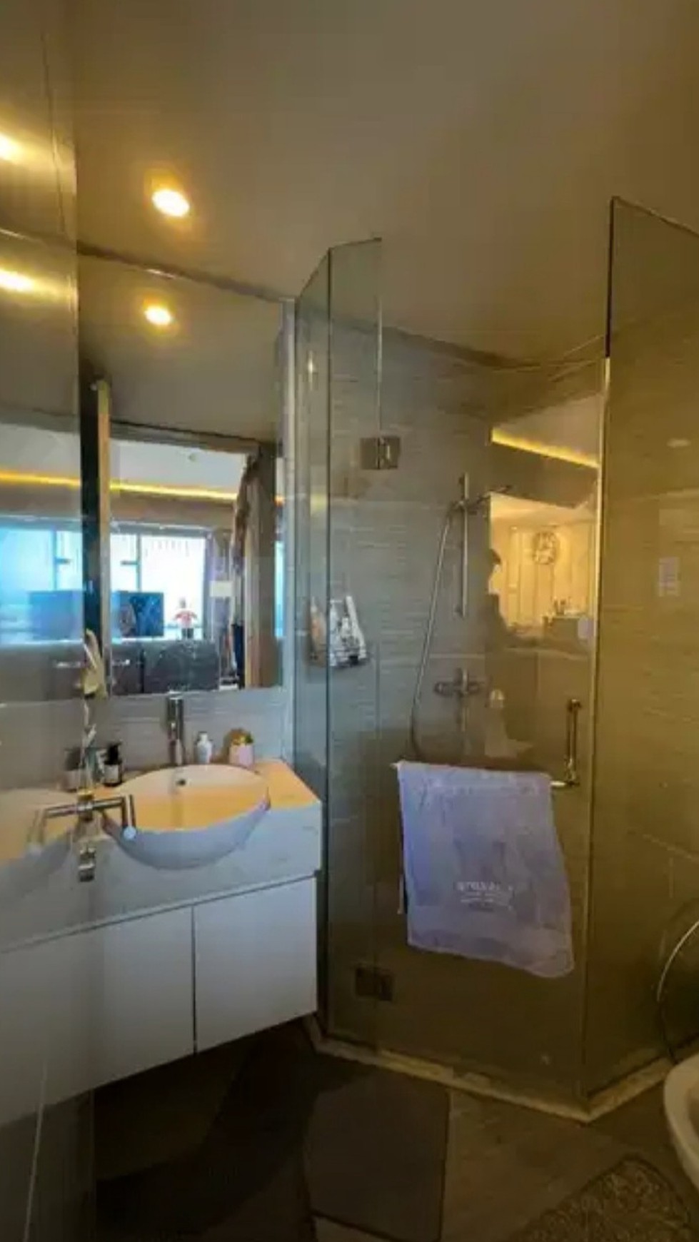 MURAH Dijual Apartemen La Riz Mansion 3 BEDROOM Pakuwon Mall FULL FURNISHED - SPESIAL PRIVATE Lift - CORNER unit DOUBLE View