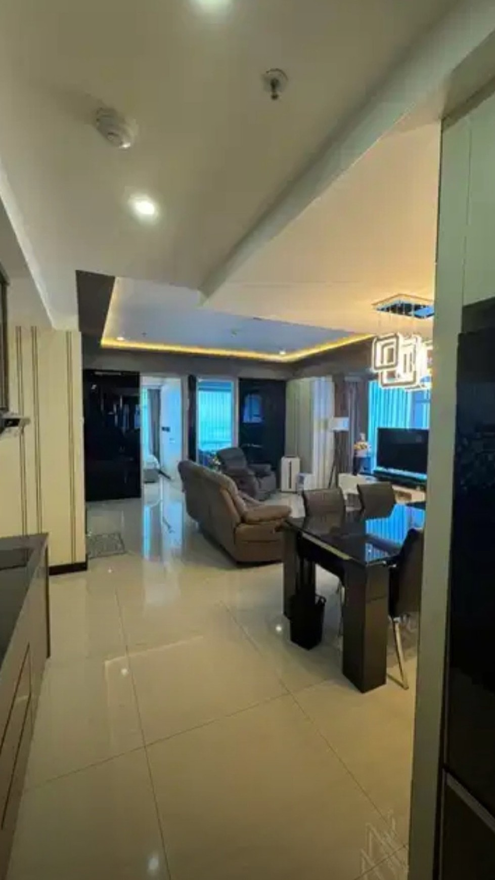 MURAH Dijual Apartemen La Riz Mansion 3 BEDROOM Pakuwon Mall FULL FURNISHED - SPESIAL PRIVATE Lift - CORNER unit DOUBLE View