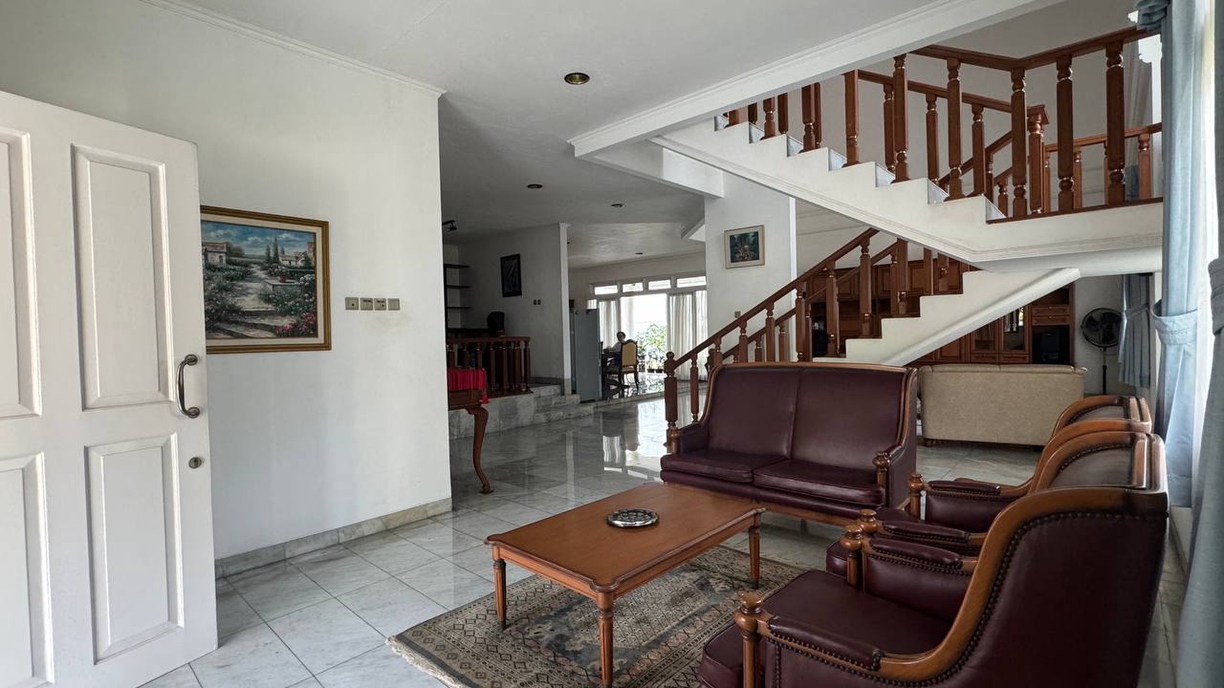 Lebak bulus villa cinere mas luas 500 posisi hoek rumah rapih halaman luas