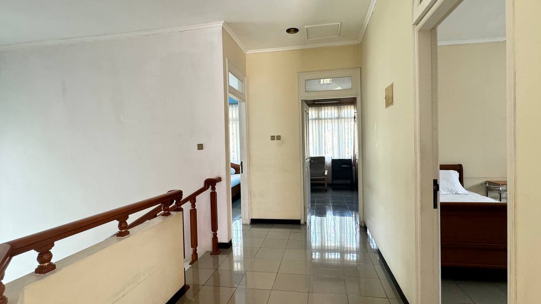 Lebak bulus villa cinere mas luas 500 posisi hoek rumah rapih halaman luas