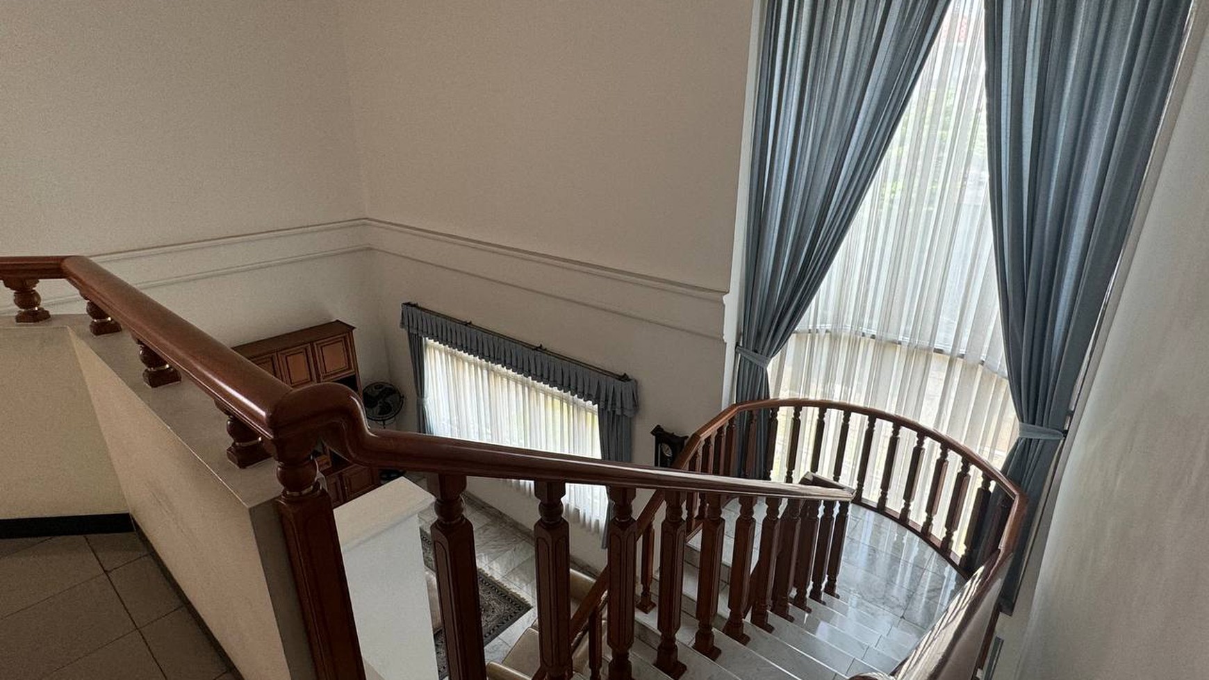 Lebak bulus villa cinere mas luas 500 posisi hoek rumah rapih halaman luas