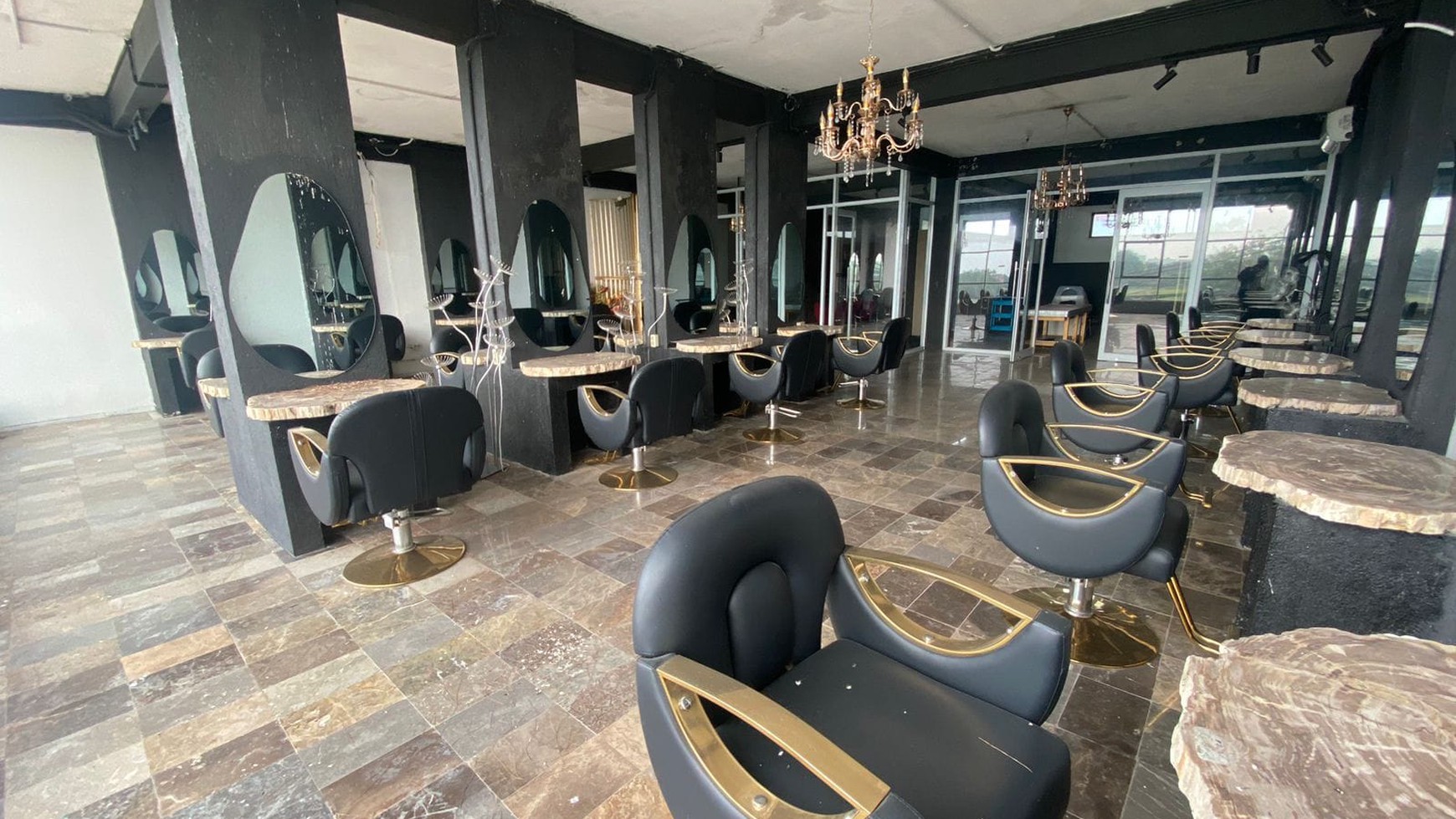 Cirendeu pondok cabe raya gedung 3 lantai luas 600