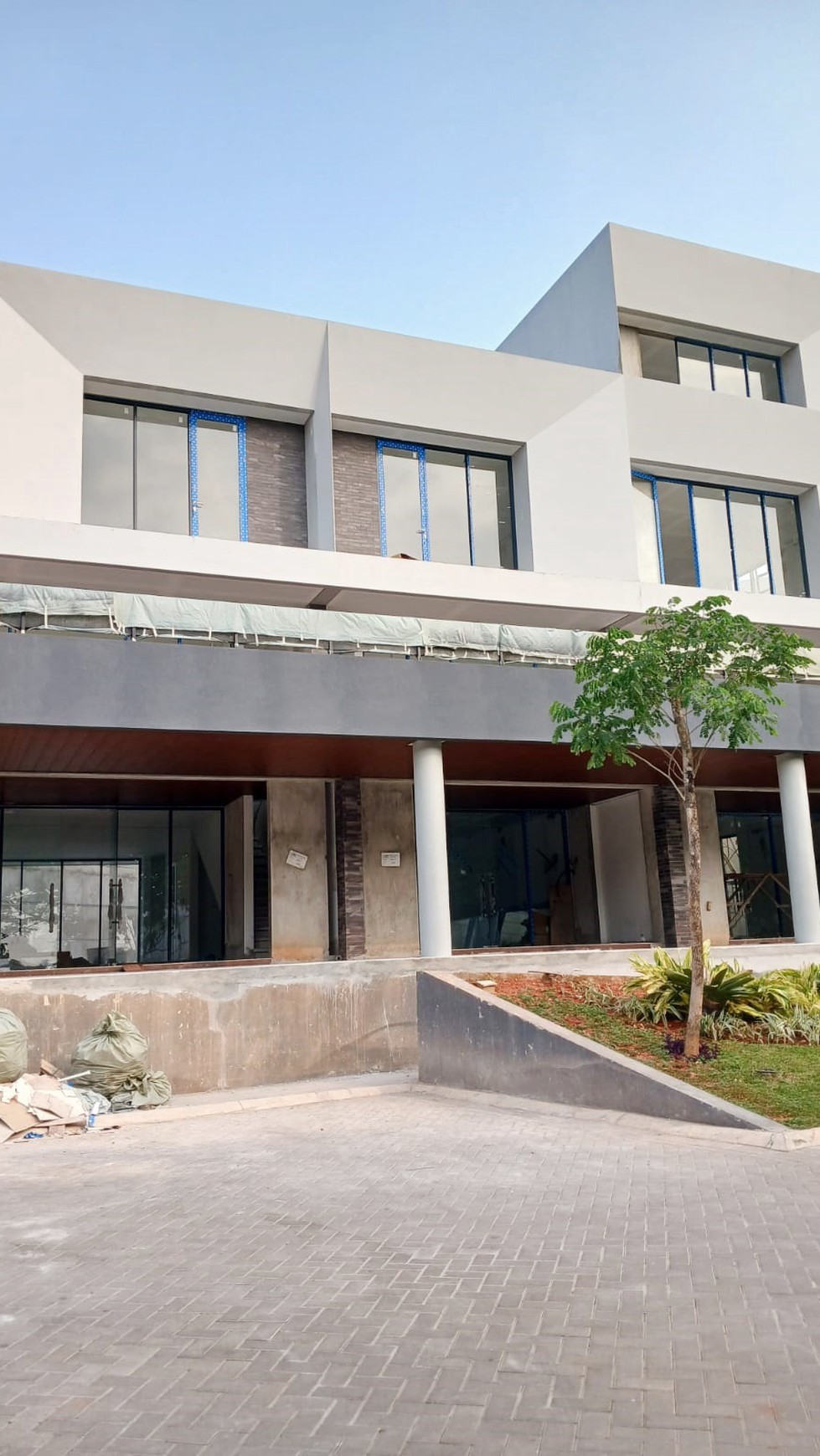 Ruko siap pakai,3 lantai di Bintaro Jaya 9.