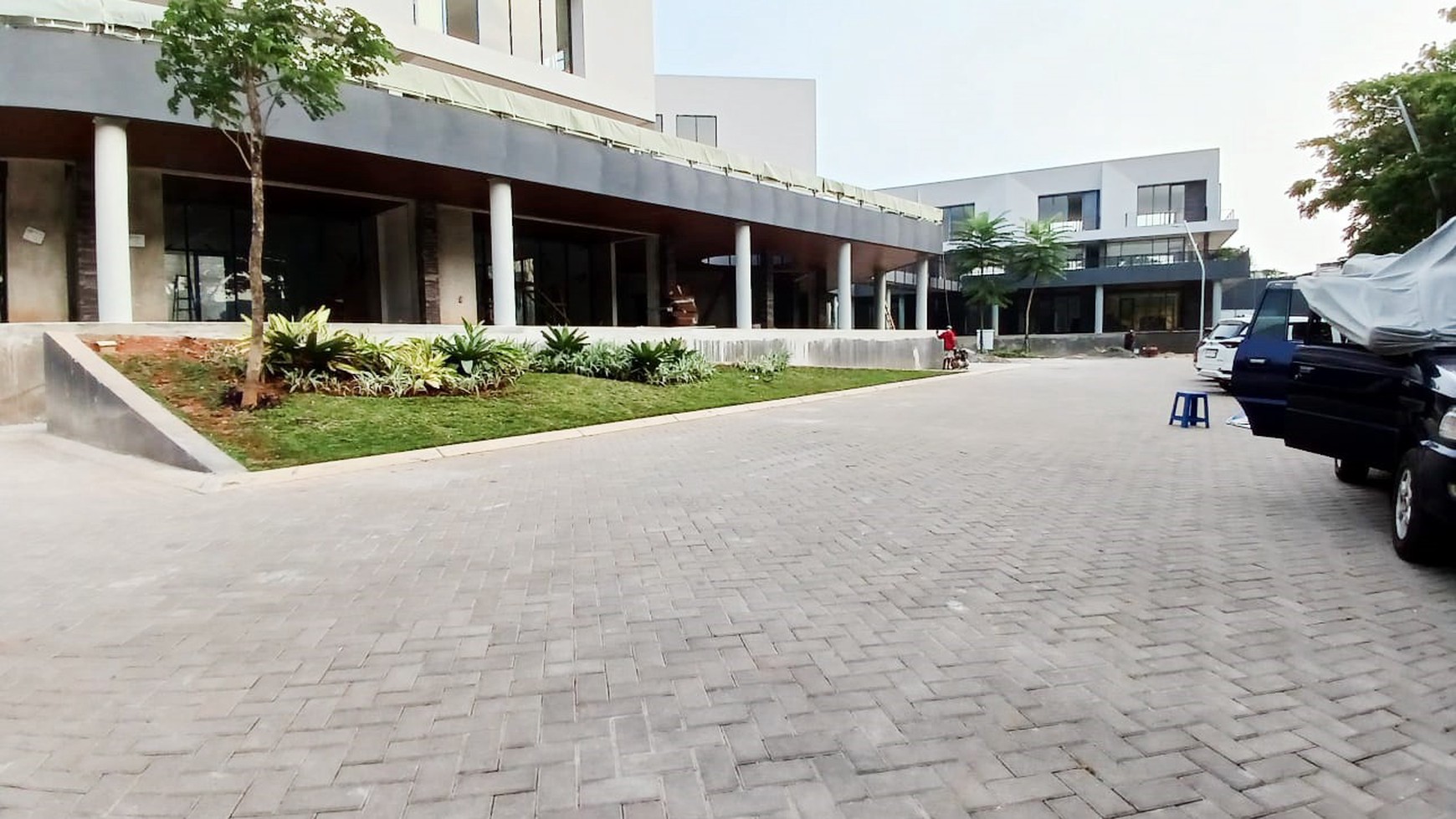 Ruko siap pakai,3 lantai di Bintaro Jaya 9.