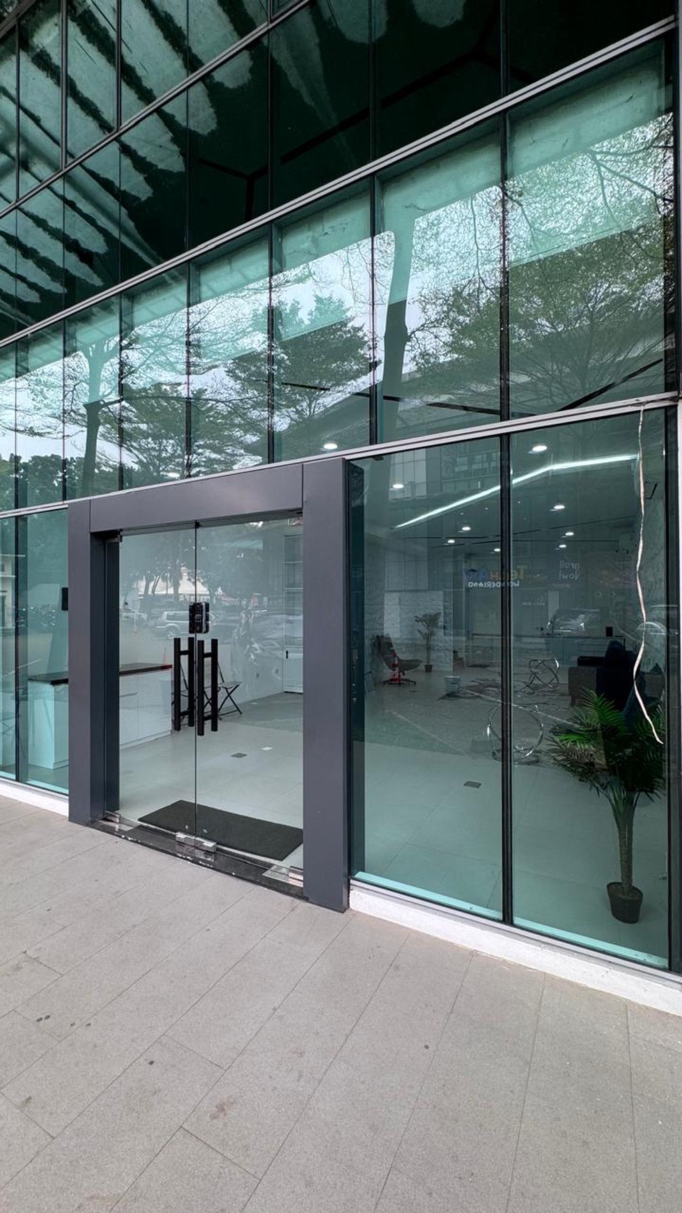 Ruko Strategis,bagus,cocok buka usaha dan perkantoran di Bintaro Jaya.