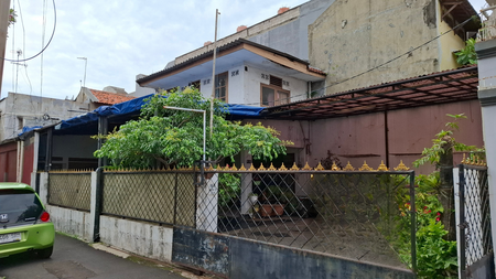 Rumah 2 Lantai Cocok Untuk Usaha Kost-kost an Di Jalan Tebet Barat 