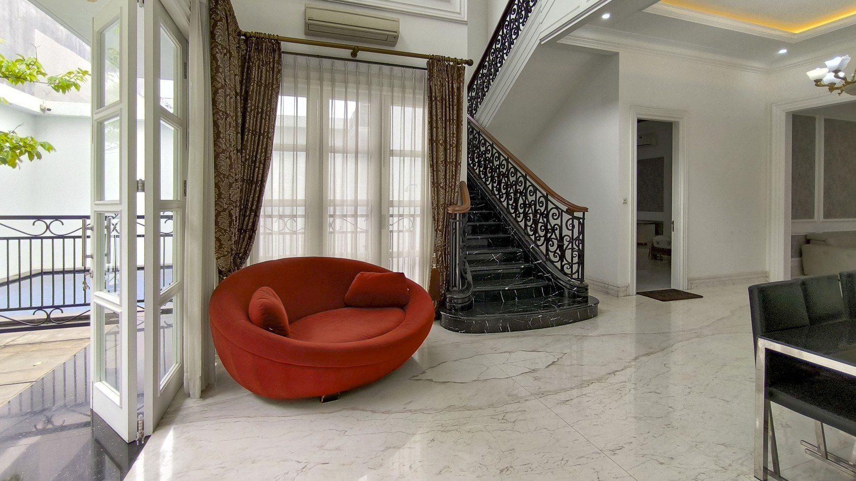 Rumah Mewah Bagus, Nyaman, dan Siap Huni di Pondok Indah, Jakarta Selatan 