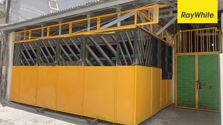 Dijual Rumah 2 lantai SHM di Jalan Kapasari Surabaya