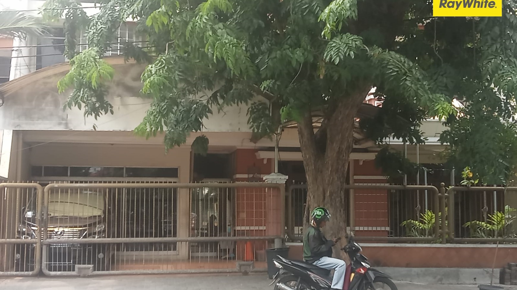 Dijual Rumah SHM di Nol Jalan Residen Sudirman Surabaya