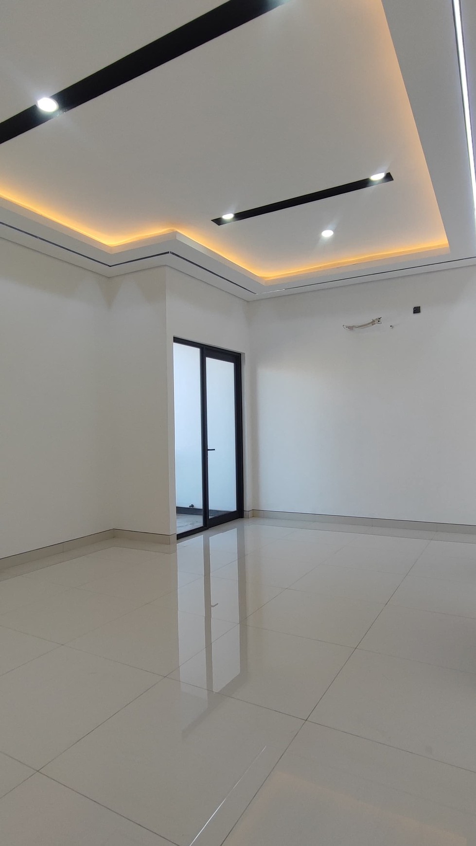 DIJUAL RUMAH MODERN 2 LANTAI DARMO PERMAI TIMUR