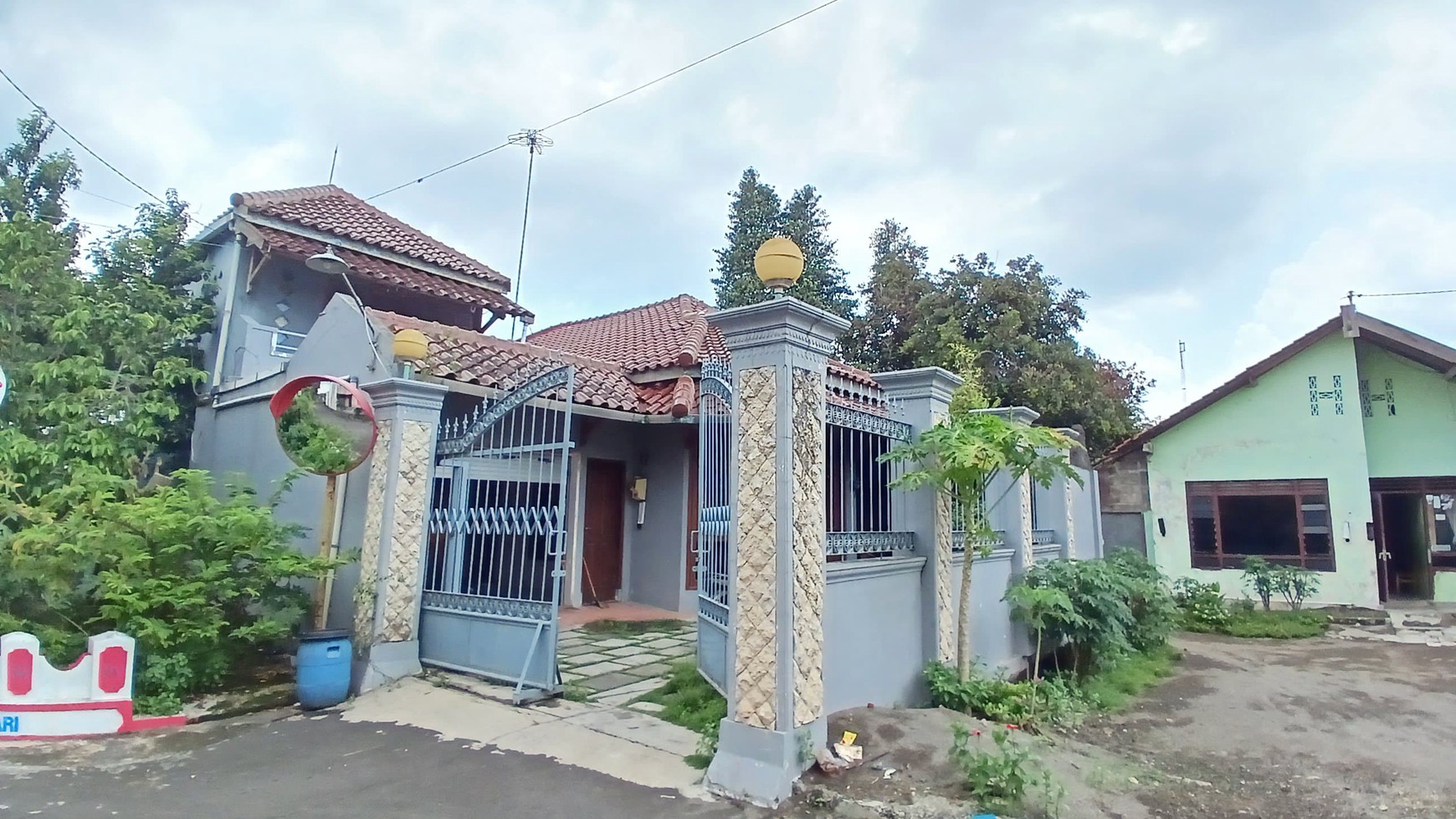 Rumah 2 Lantai Lokasi Strategis Dekat SPBU Kadipiro JL Wates, Kasihan Bantul
