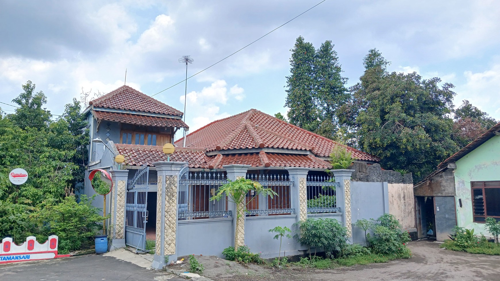 Rumah 2 Lantai Lokasi Strategis Dekat SPBU Kadipiro JL Wates, Kasihan Bantul