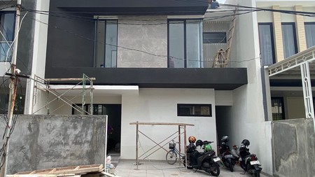 Dijual Rumah Baru Manyar Jaya - Menur pumpungan - Surabaya Timur Dekat Galaxy Mall