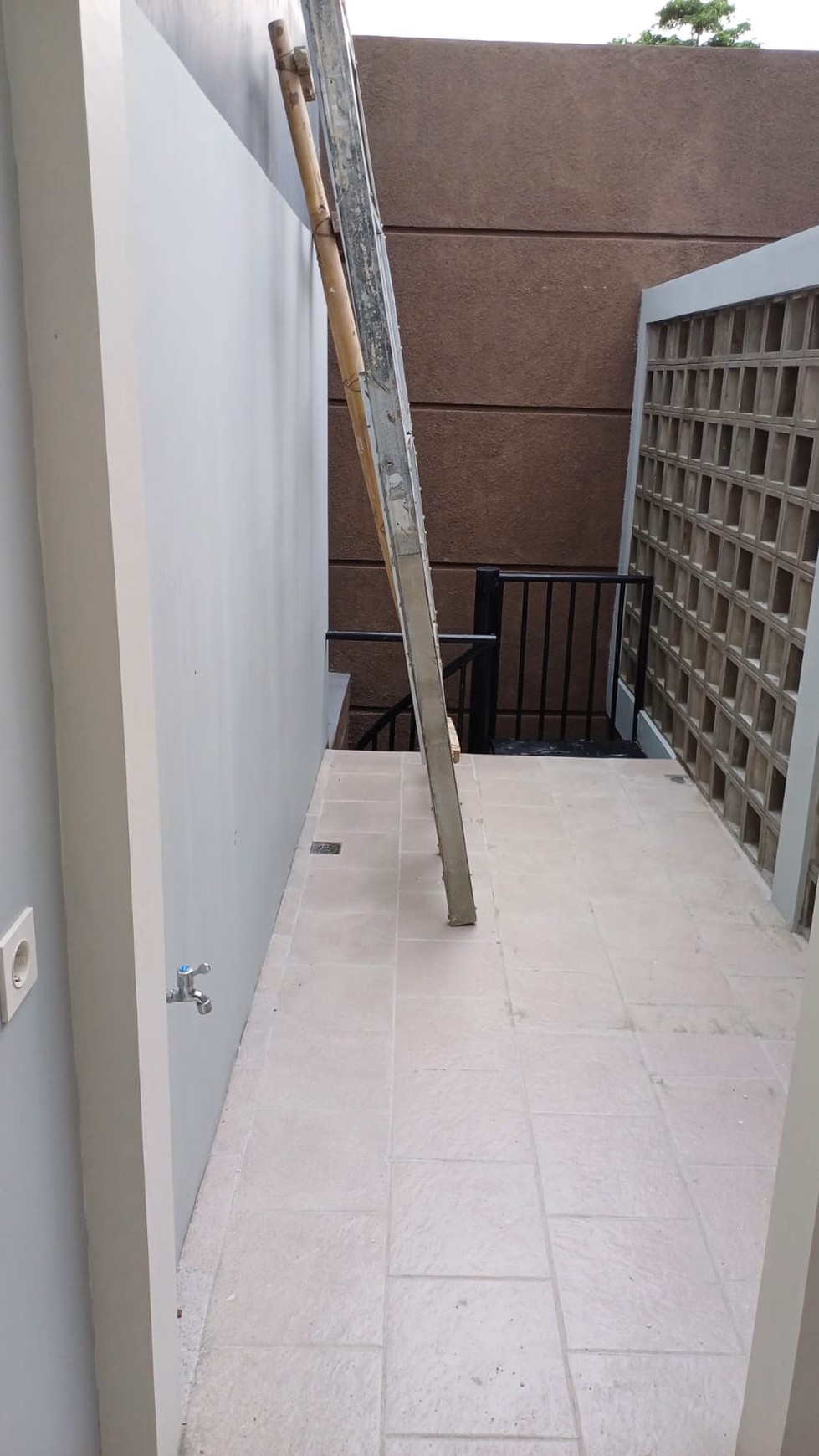 Rumah 2 lantai,dalam cluster di Bintaro Jaya 9