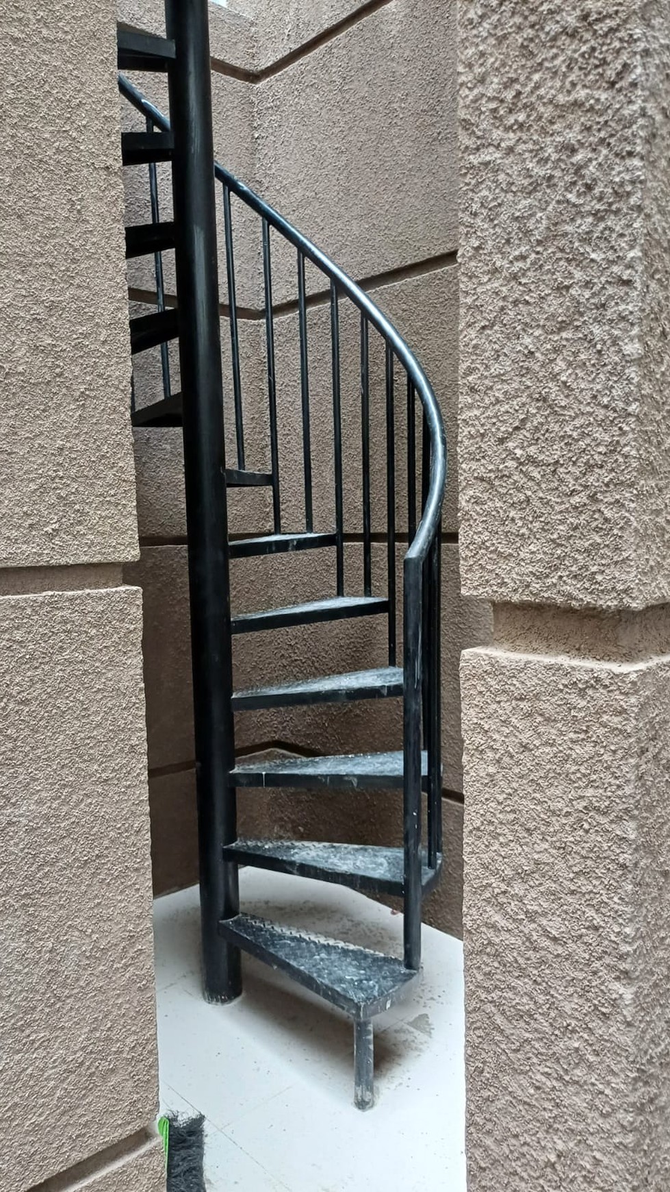 Rumah 2 lantai,dalam cluster di Bintaro Jaya 9