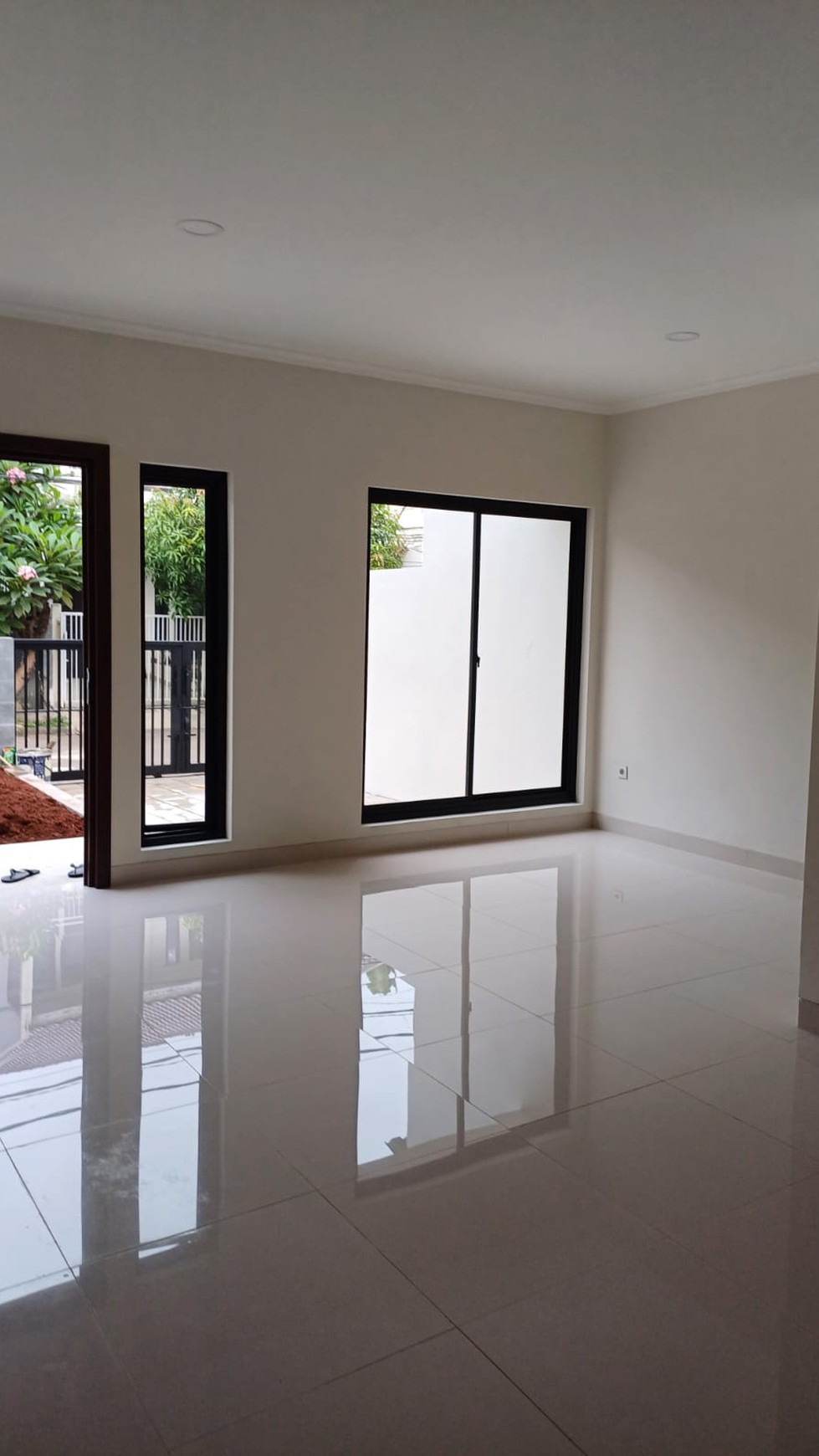 Rumah 2 lantai,dalam cluster di Bintaro Jaya 9
