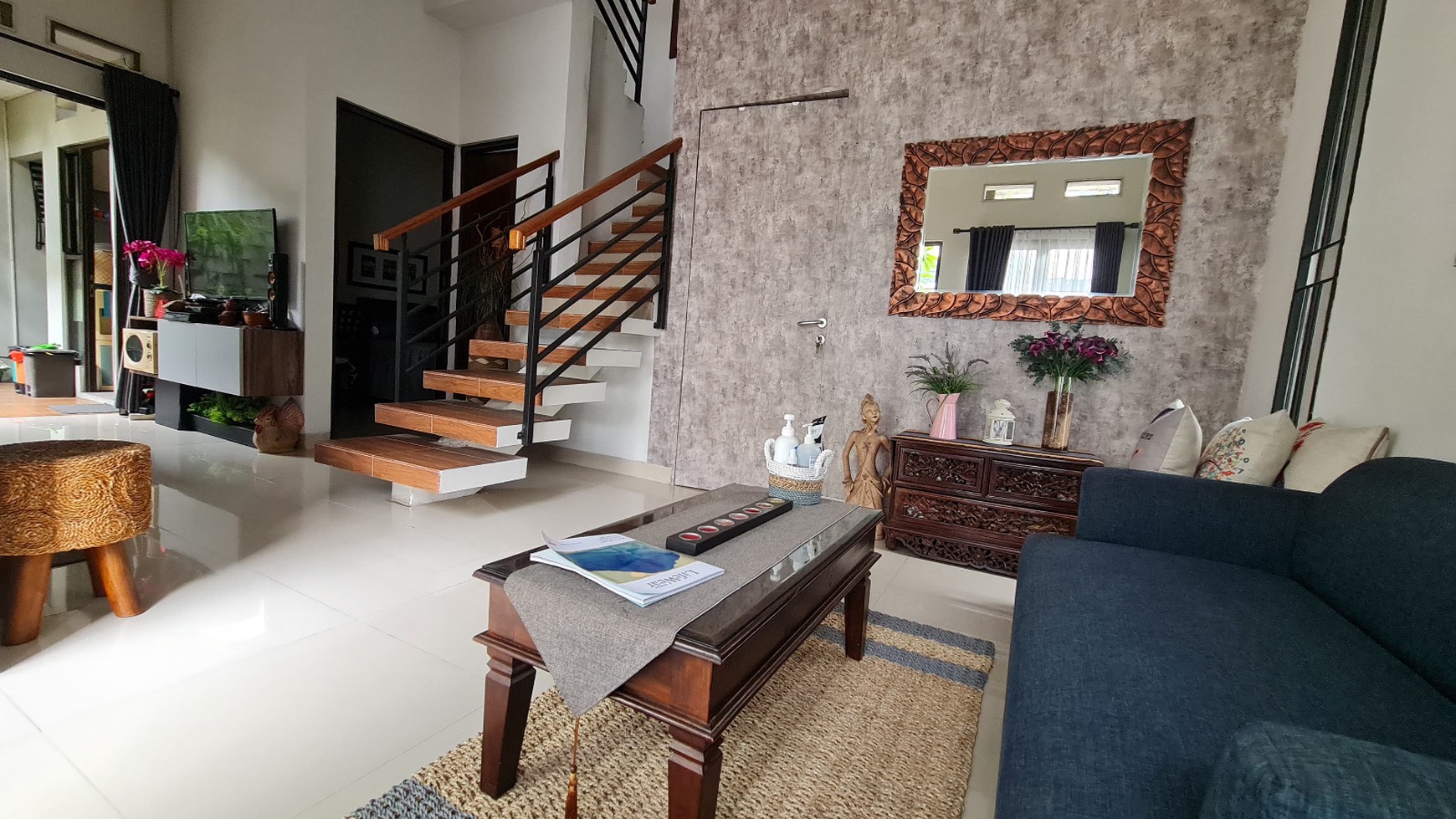 Rumah Dijual Dalam Cluster Posisi Hook, Ciracas, Jakarta Timur