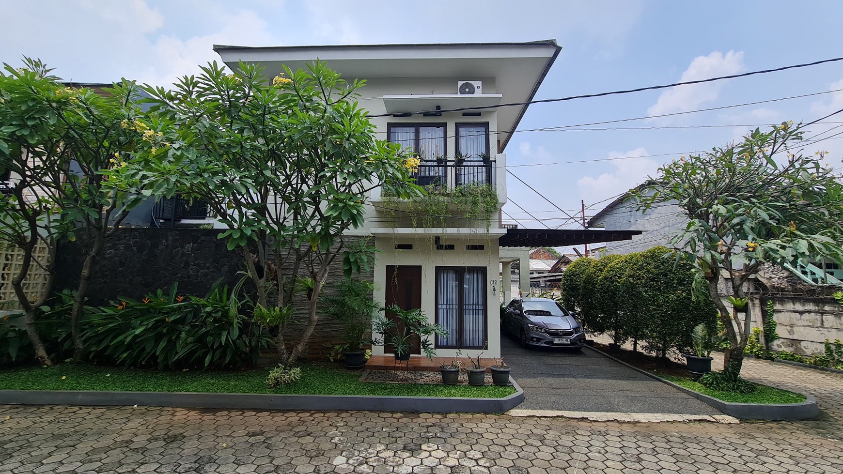 Rumah Dijual Dalam Cluster Posisi Hook, Ciracas, Jakarta Timur