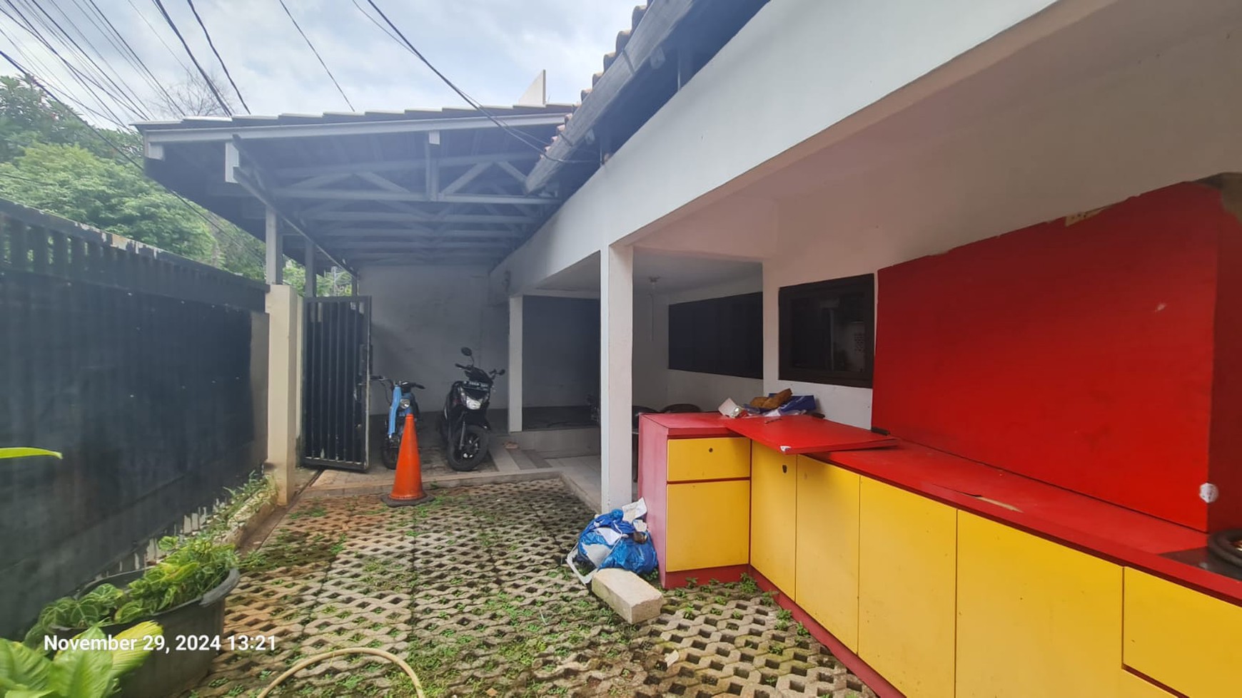 Rumah dengan kosan 13 kamar lokasi Bangka strategis Jakarta Selatan