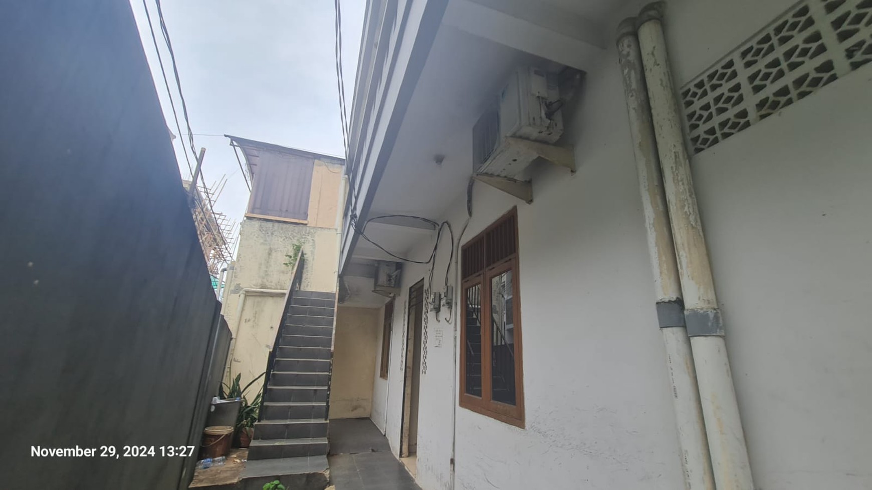 Rumah dengan kosan 13 kamar lokasi Bangka strategis Jakarta Selatan