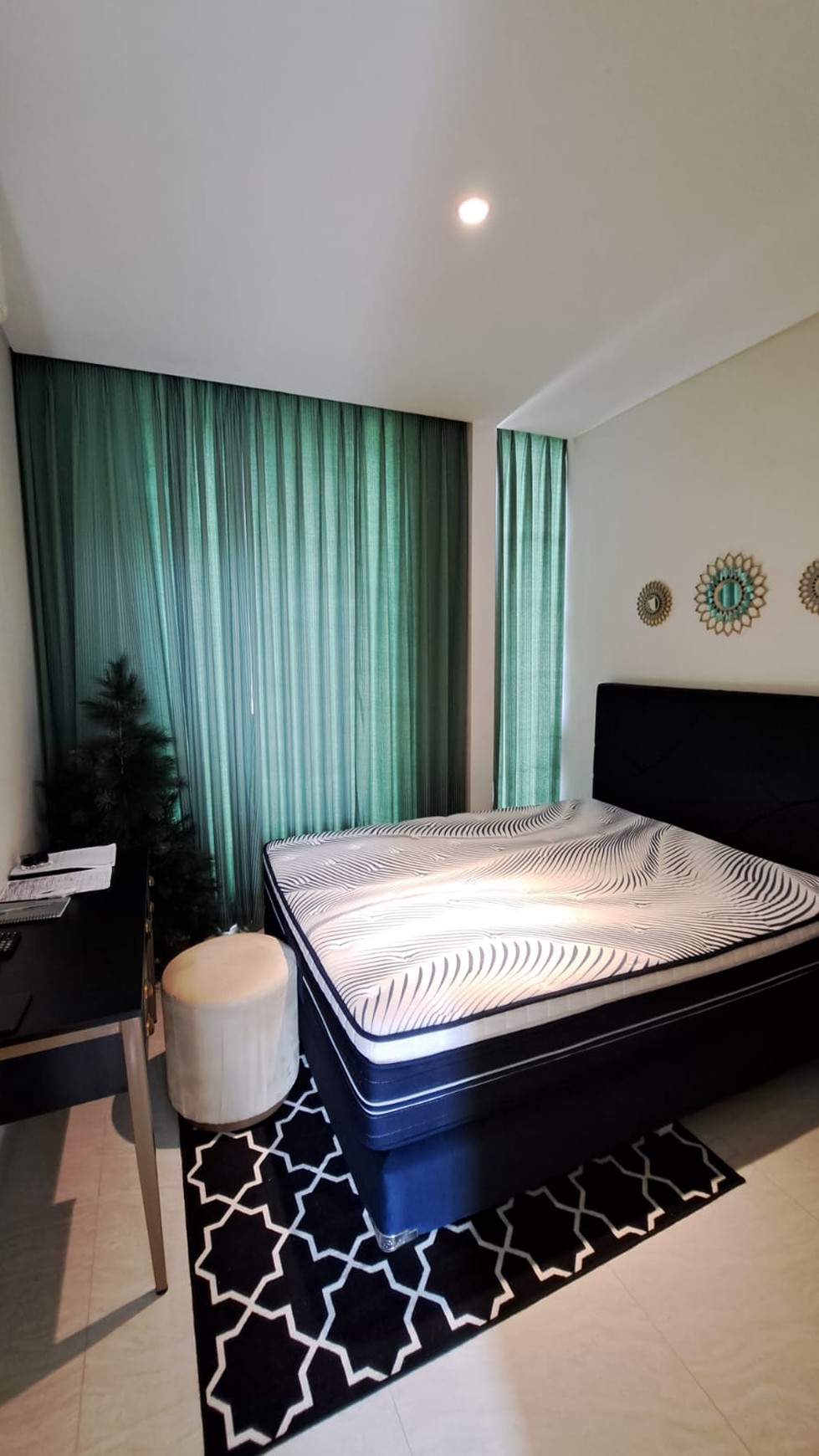 MURAH FURNISHED Dijual Rumah Grand Pakuwon - Brisbane Dekat Sekolah SAMPOERNA Academy , Surabaya Grammar School, Food Junction