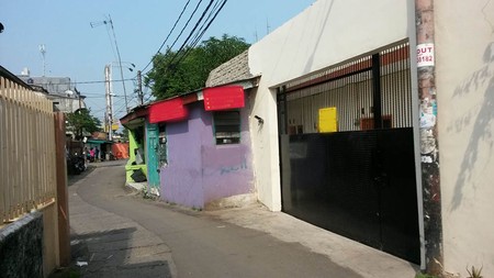 Rumah Kos2an 13 Kamar Tidur  Zona Ungu Jl Bekasi-Rawa Bunga