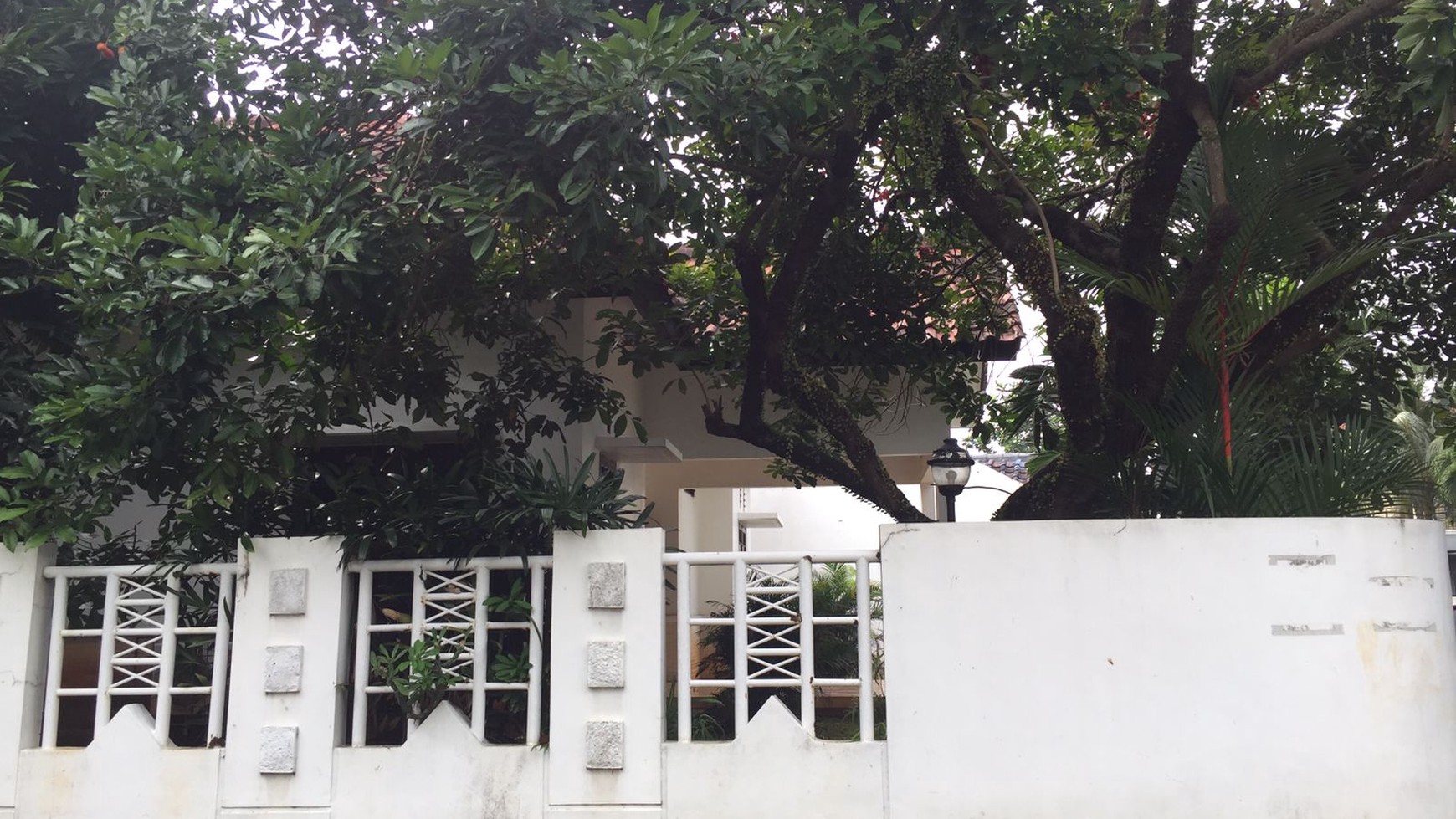 Rumah Posisi Hook di Villa Melati Mas BSD City