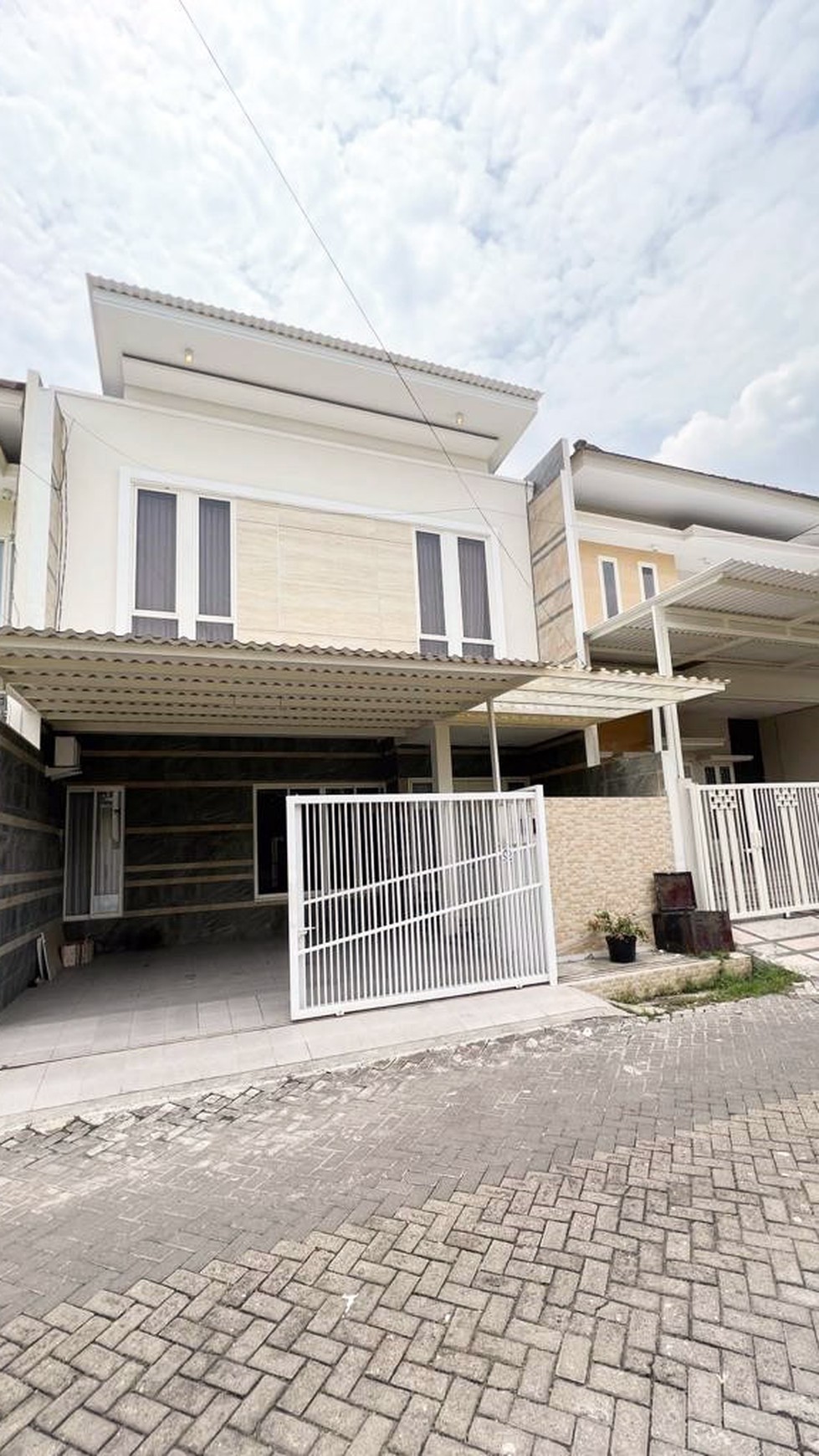 Rumah Baru di Sutorejo Utara Surabaya Timur, 2 Lantai, Minimalis, Siap Huni - LT -