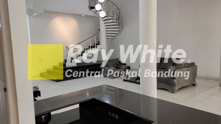 Rumah Mewah di Ciumbuleuit Bandung