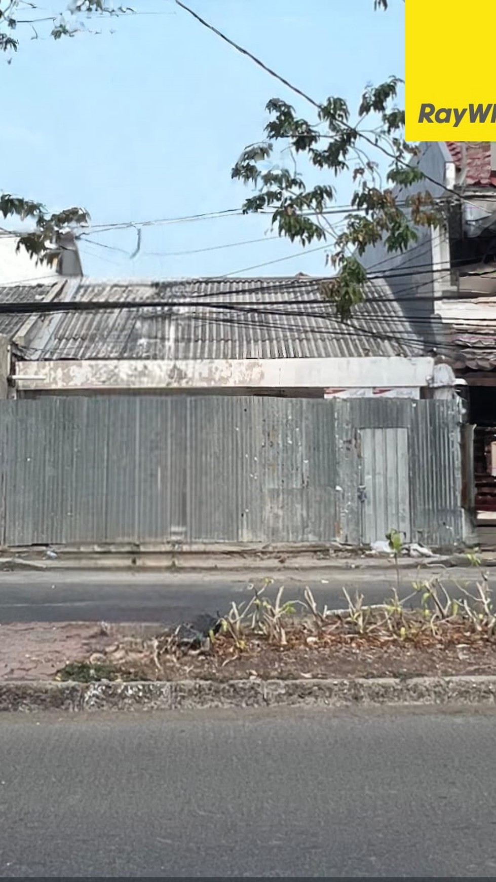 Dijual Rumah Hitung Tanah di Nol Jalan Raya Mulyosari Surabaya