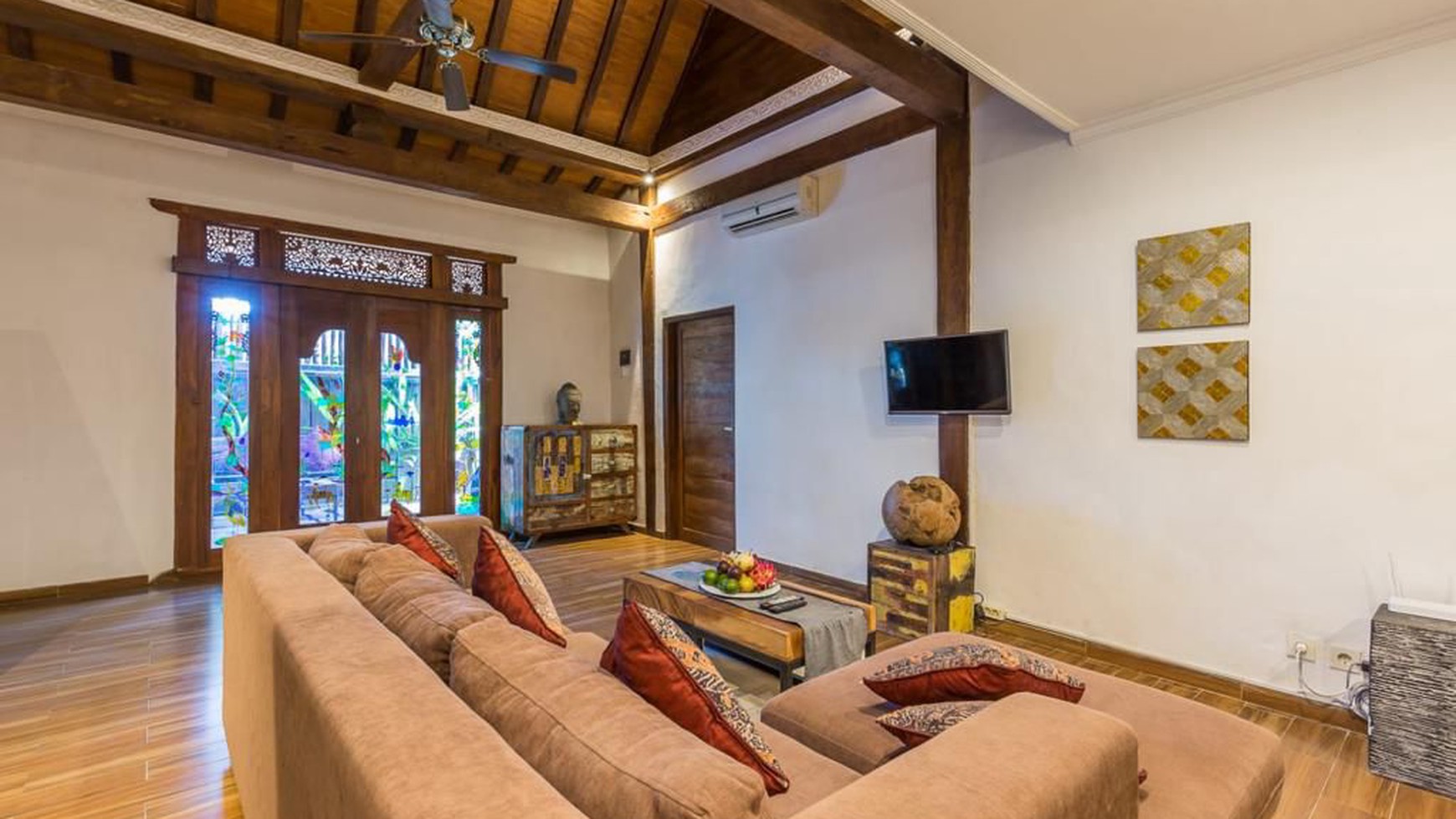 Villa For Rent 2 Bedrooms Berawa Canggu Bali