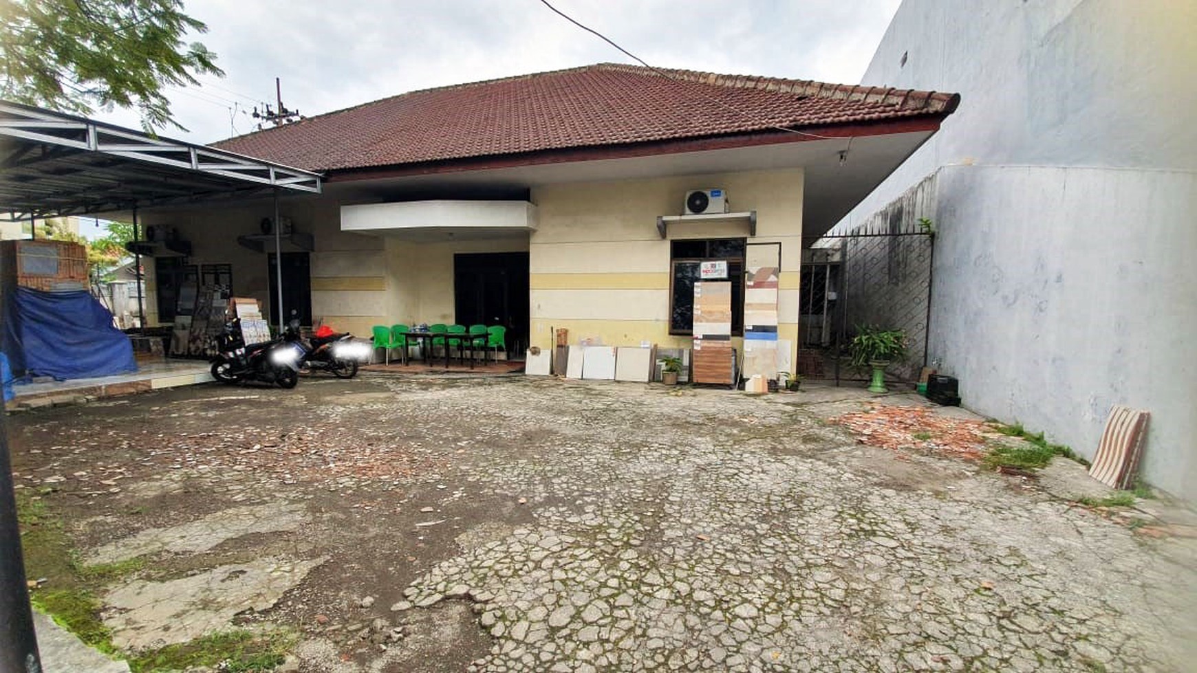 Rumah di Jl. Raden Intan Arjosari Kota Malang, Lokasi Sangat Strategis Cocok Untuk Kantor dan Usaha Apapun !!!